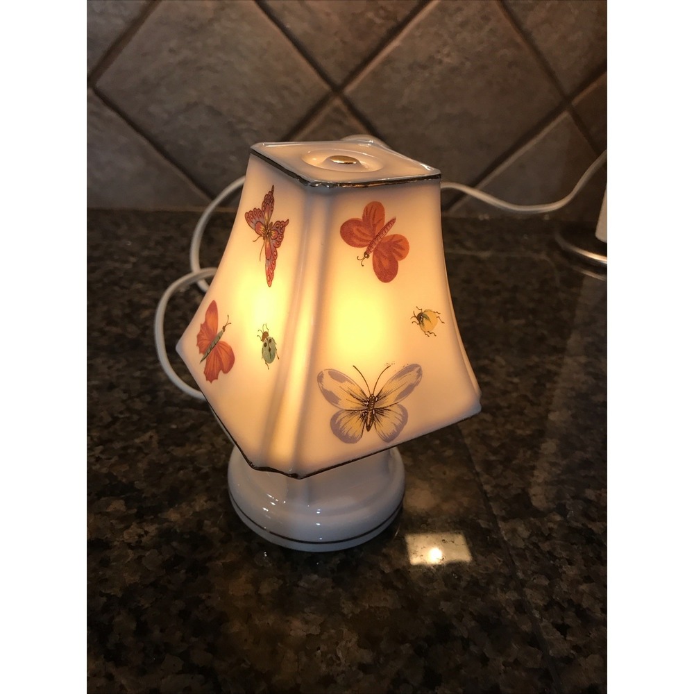 VINTAGE‎ IRICE PORCELAIN LAMP with Butterflies & Bugs NIGHT LIGHT - Picture 2 of 5